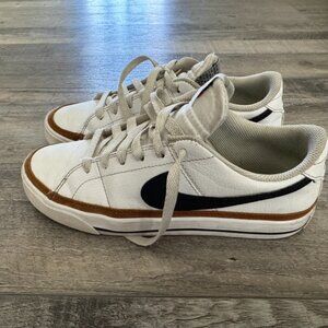 Nike Court Vintage Sneakers White Black Gum – Women’s Size 6.5